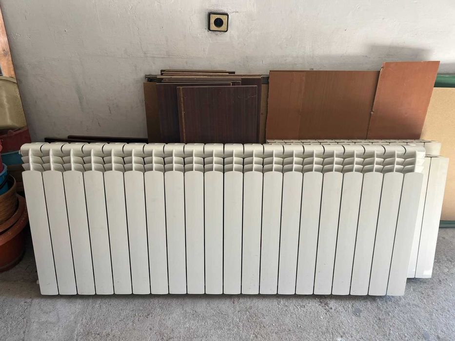 Продавам 3 броя  алуминиеви радиатори в отлично състояние