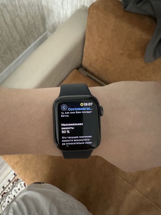 Продам свой Apple watch se 40mm
