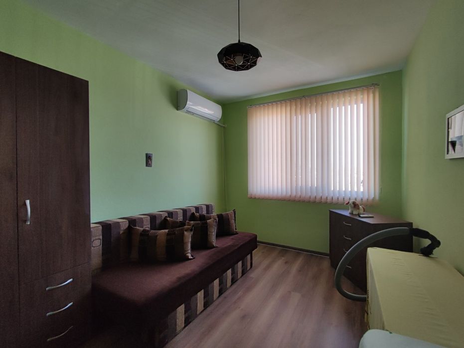 Продава се Етаж от къща в Генерал Тошево - 240 кв.м за 202 €/кв.м - Снимка #12