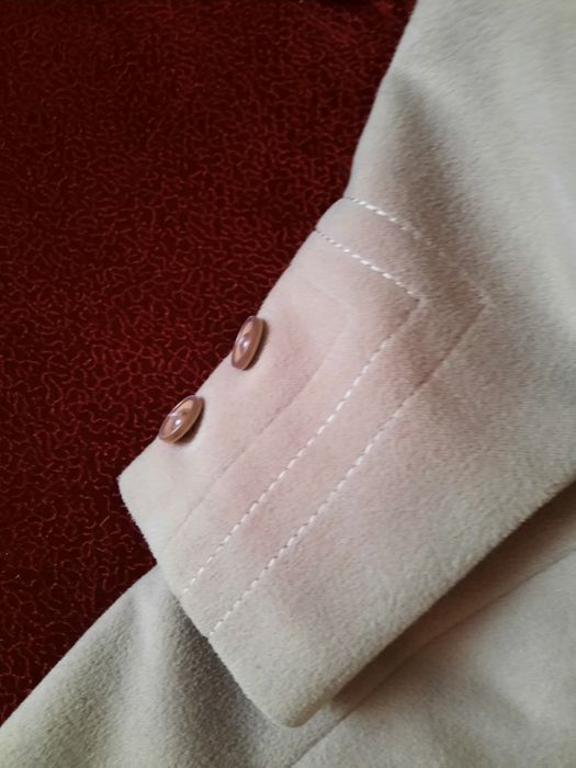 Продаётся  пальто.