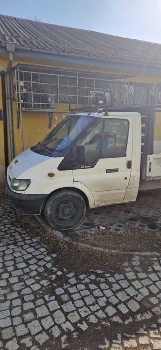 Бус под наем-бордови