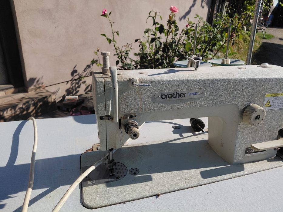 Mașină de cusut industrială Brother Exedra DB2-B736-5 – pentru materiale grele