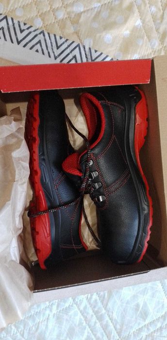 работни обувки, нови