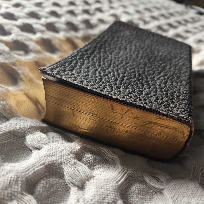 Biblia / Biblie de buzunar, 1913,engleza, coperta piele , 12x7x2.5 cm