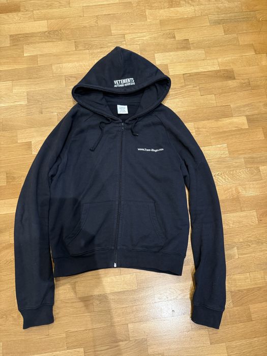 Vetements Free Hugs Hoodie 2018 Navy Blue Original