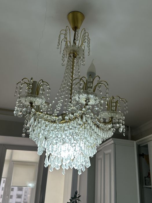 Продам люстру срочно