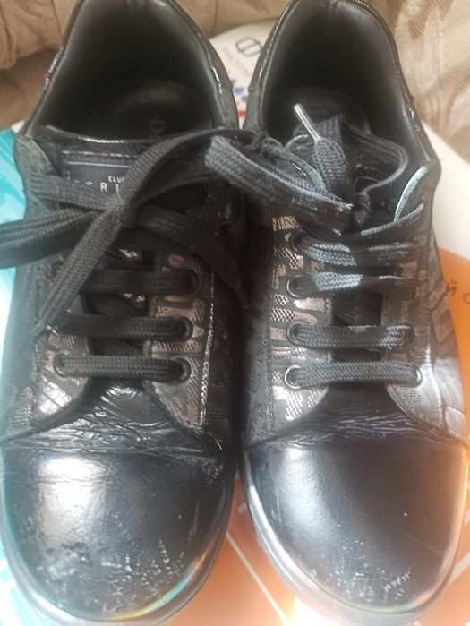 Кроссовки туфли из натуральной кожи фирменные Перлинаа