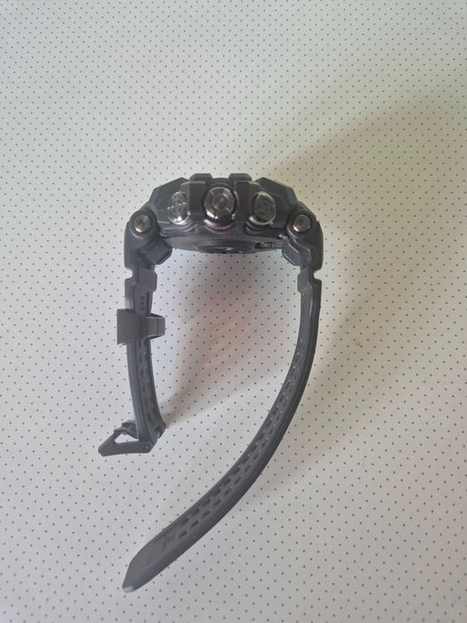 Часовник Casio GPR H-1000