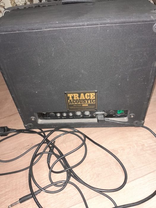 Гитара и усилитель звука