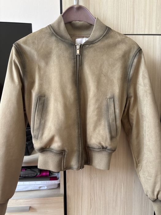 Яке Манго носено само веднъж