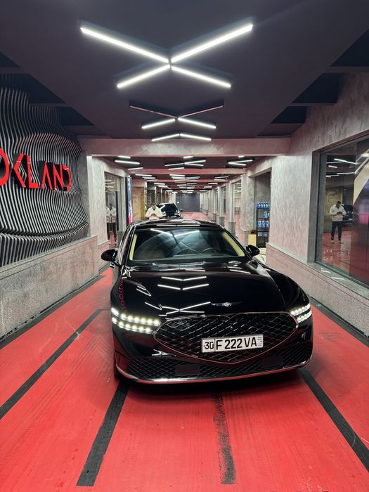 Genesis G90 …………