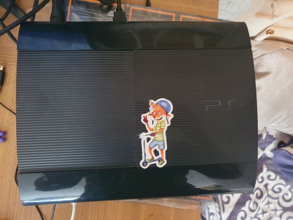 Продам Sony Playstation 3 super slim срочна