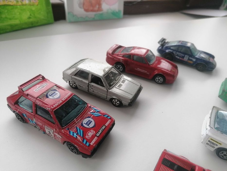 Machete Burago 1/43 vechi