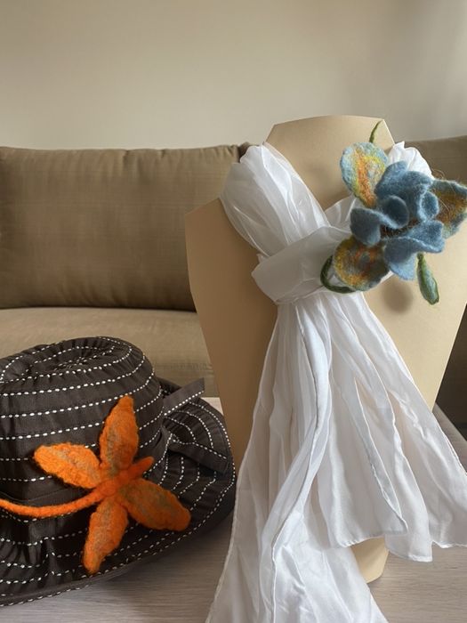 Ръчно озработени украшения от естесвена вълна