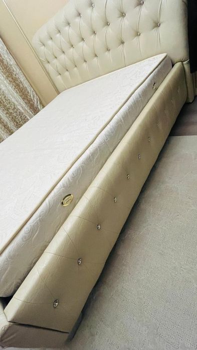 Кровать двкхспальная