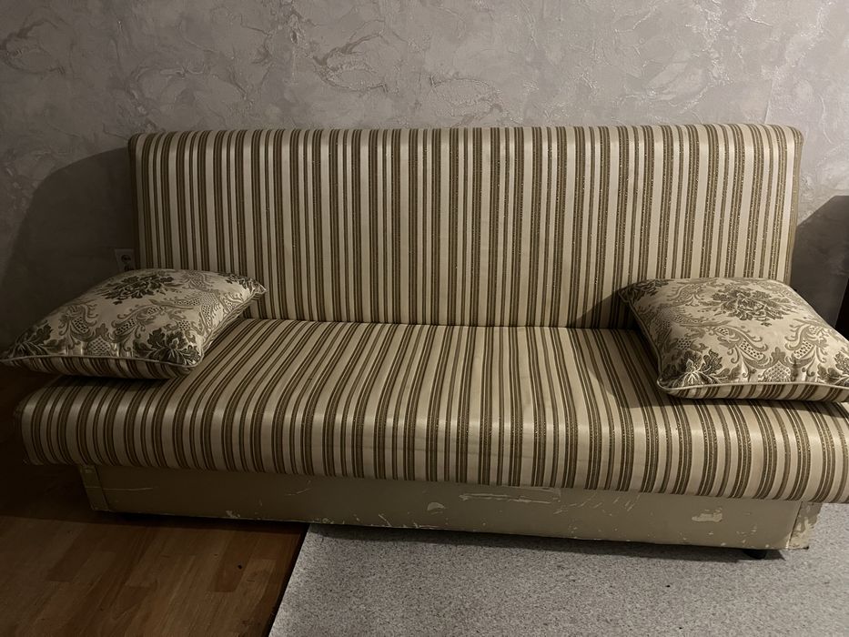 Продам диван, тахта