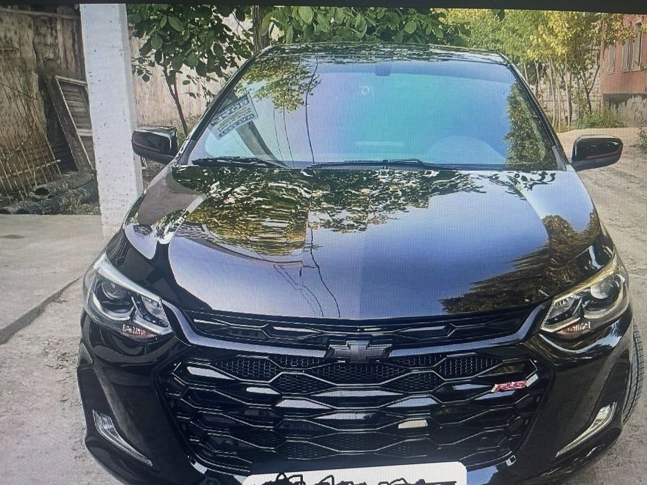 Chevrolet Onix 2 poz
