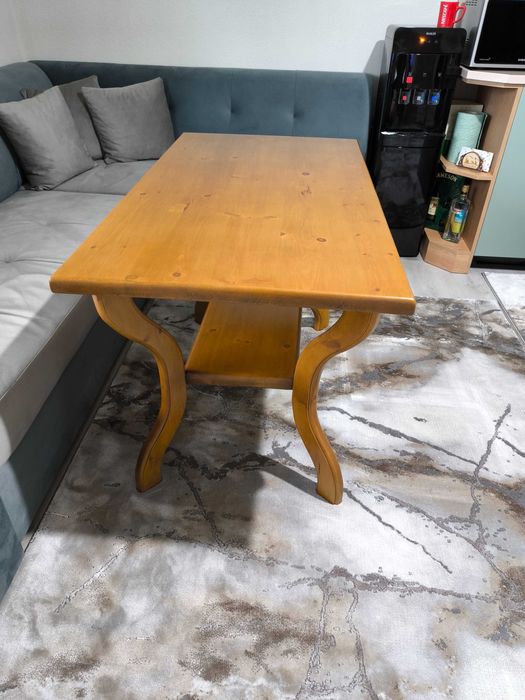 Трапезна и холна маса