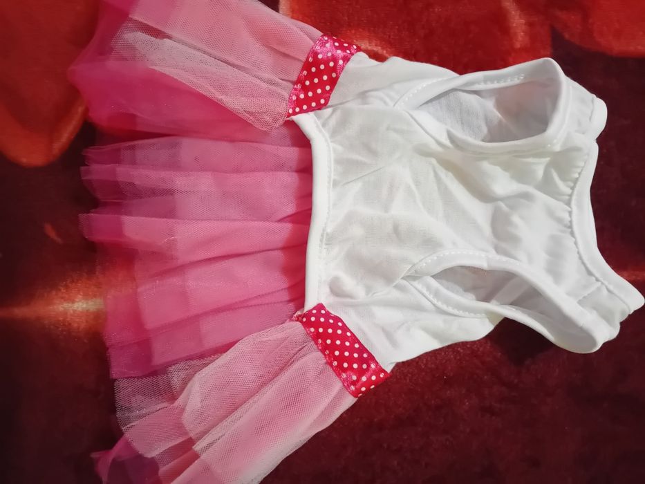 Vând urgent rochiță pentru cățelușa