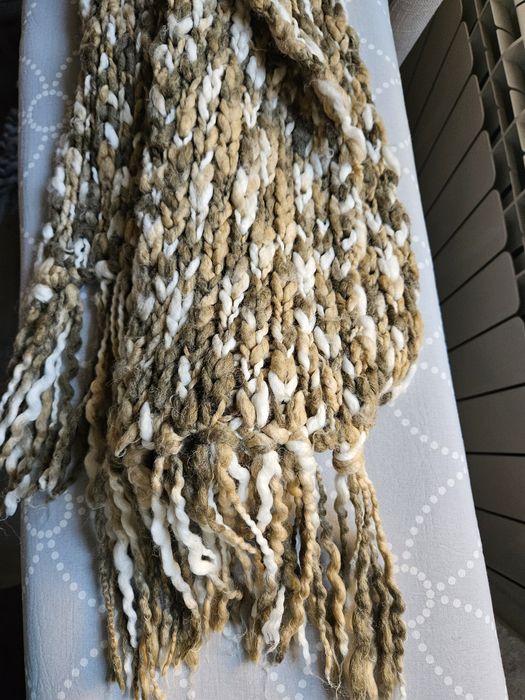 Зимен шал H&M със съдържание на вълна