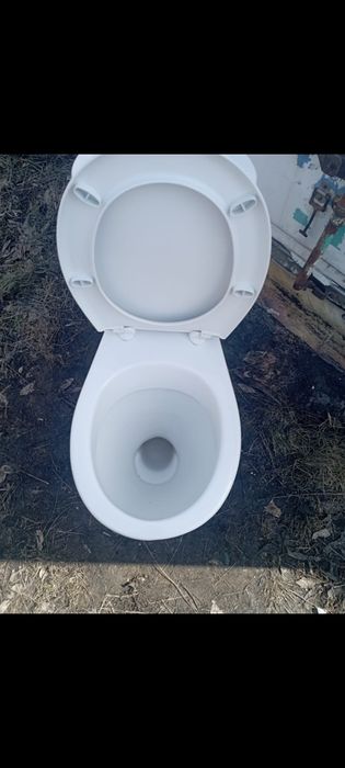 Продам унитаз с бачком в хорошем состоянии