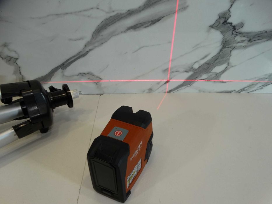 Hilti PM 2L - Линеен червен лазер + тринога 1.50 м.