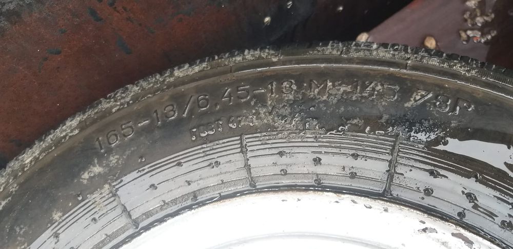 Шины с дисками на Москвич