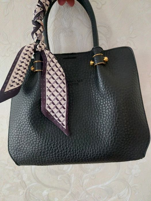 Сумка черная стильная