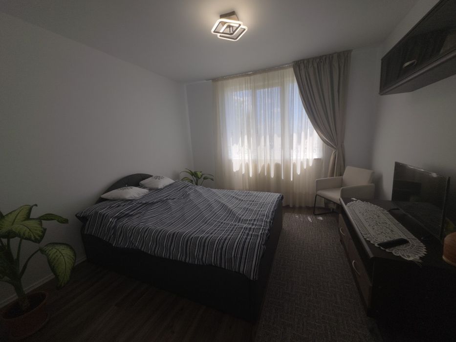 Apartament 4 camere de închiriat – Str. Bogdan Dragoș, Roman