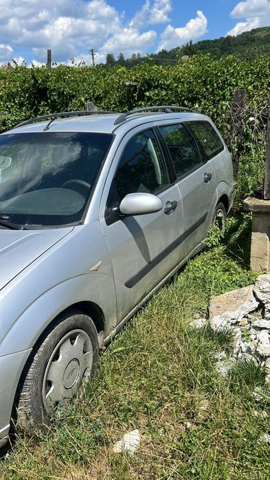 Vând Ford focus 1.8 benzina