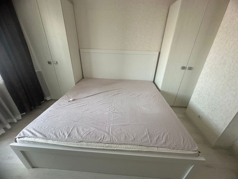 Продам двухспальную кровать