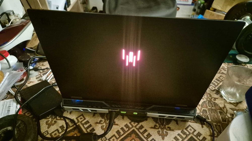 Продовам лаптоп Predator