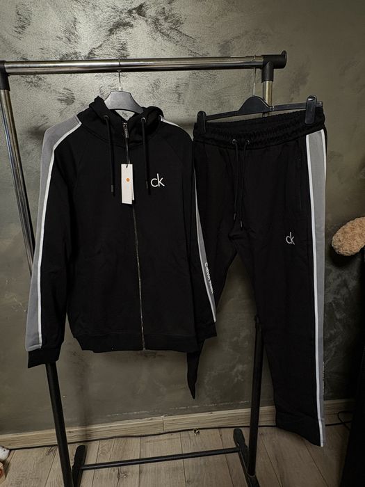 Treninguri si tricouri pret bun