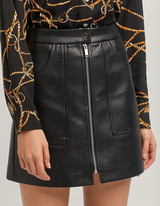 Stradivarius кожена пола с цип