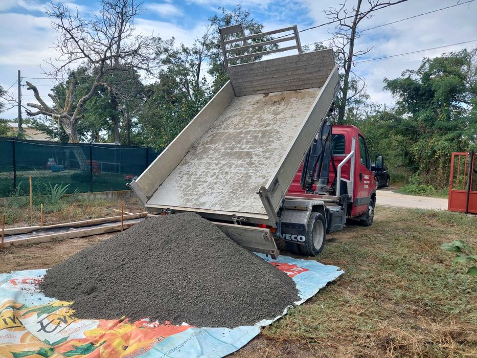 Камион с кран , Транспортни услуги - самосвал с кран