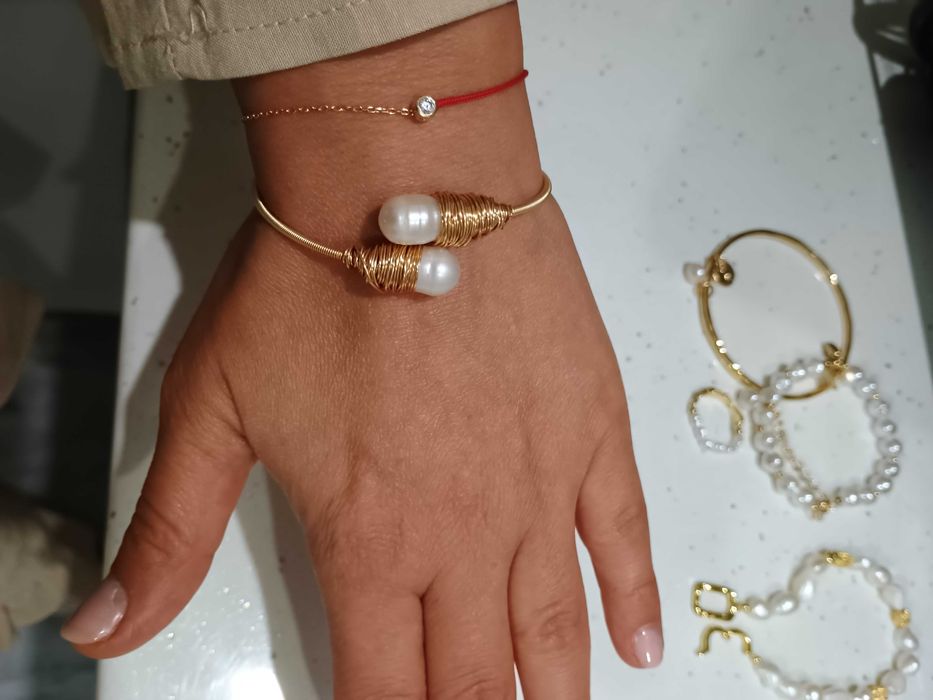 Нова гривна с големи речни перли