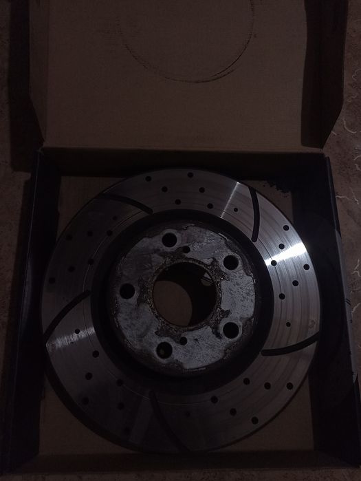 Продам тормозные диски Камри 40