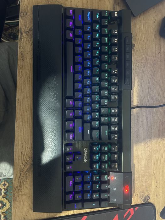 Продается клавиатура и мышь от red dragon