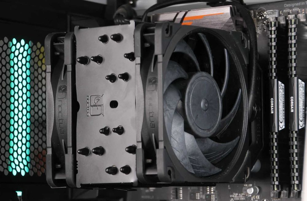 Охладител Noctua NH-U12A chromax.black 120mm, LGA 1150, 1151, 1155, 1156, 1200, 1700, 1851, 1954, AM4 и AM5