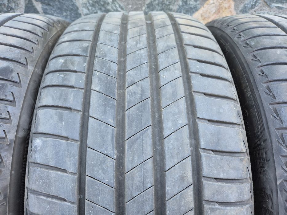 4бр летни гуми Бриджснон туранца ТОО5/ 245-40-19/ 2022г/ 6- 6.5мм гр./