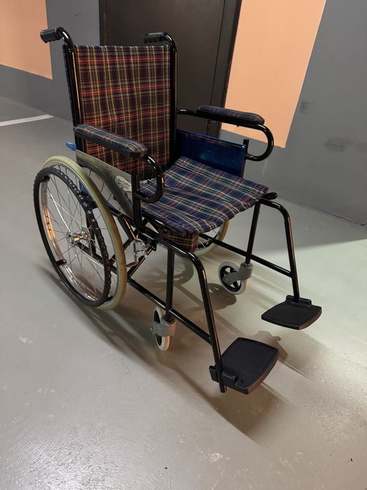 Продам инвалидную коляскк