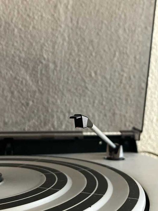 Pick-Up Bang & Olufsen Beogram 2202 , nu are doza.