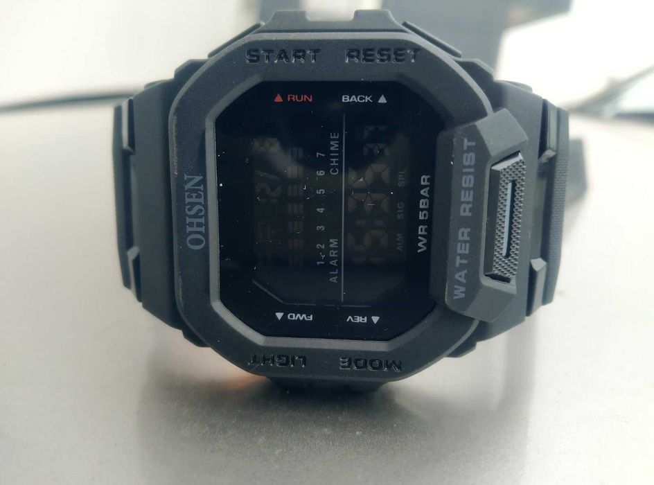 OHSEN Мъжки ръчен спортен цифров часовник водоустойчив дата, месец