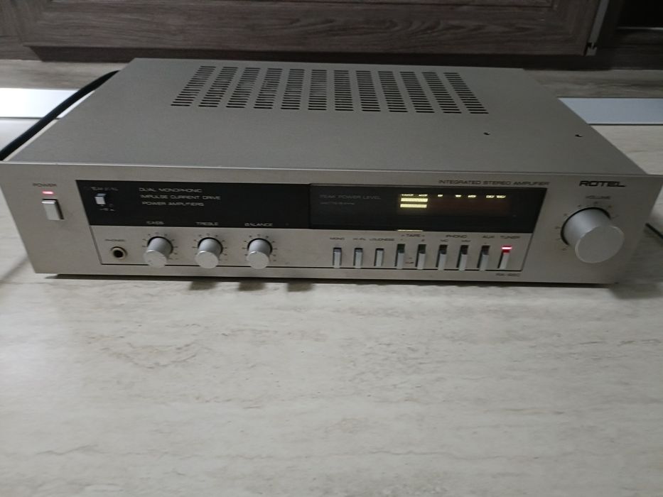 Rotel RA 860, amplificator stereo dual mono, sunet audiofil, VU metre ...
