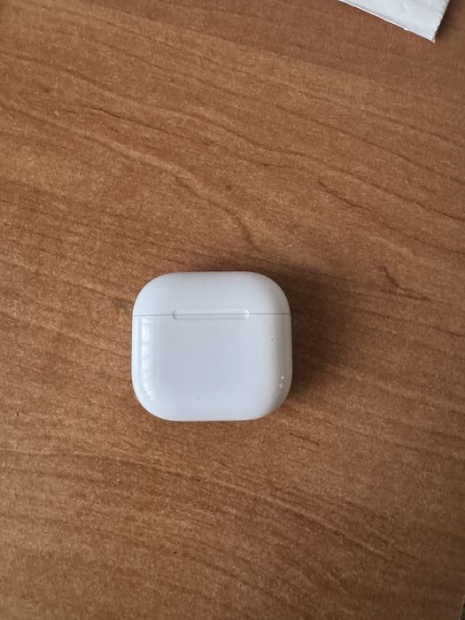 Airpods 4 продам