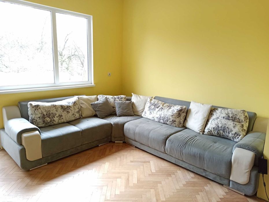 Продавам холов ъгъл