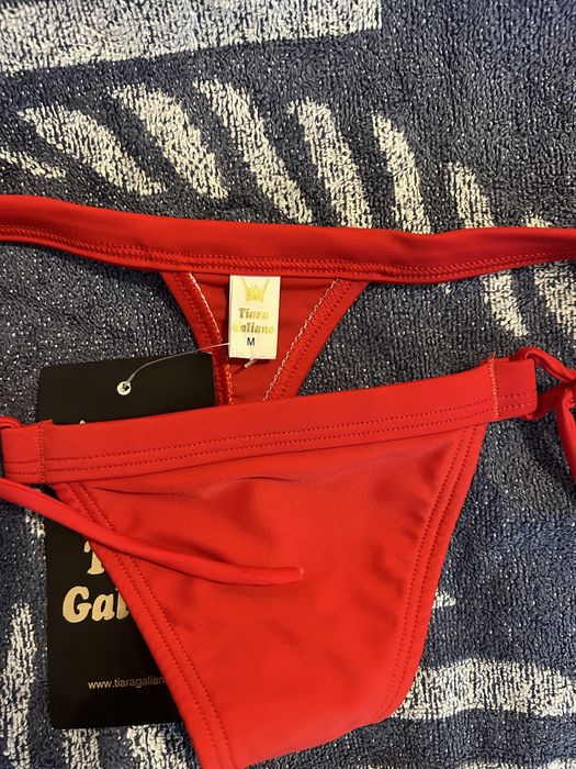 Ново долнище на бански