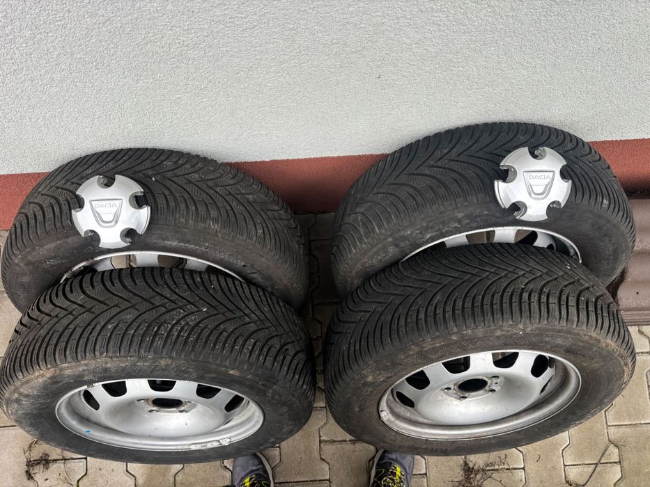 Jante tabla cu anvelope iarna 215 65 R16 Duster/ Qashqai/ ASX