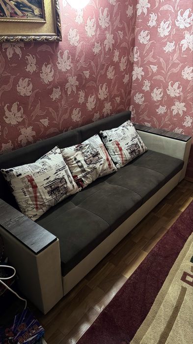 Продам Диван 1.3, 210х130 см, обивка велюр, коричневый