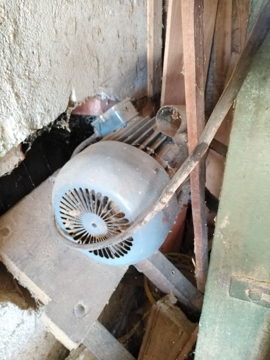 Банцинг-Чугунен Работещ Трифазен